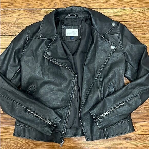 Women's Black Leather Jacket - Picture 1 of 3